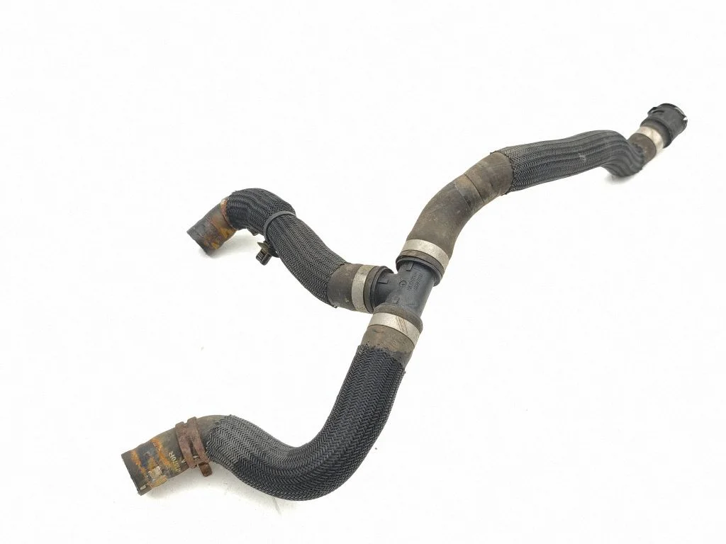 Engine coolant pipe/hose