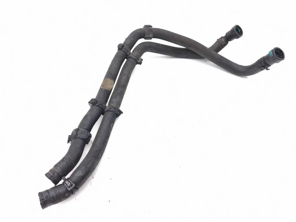 Engine coolant pipe/hose
