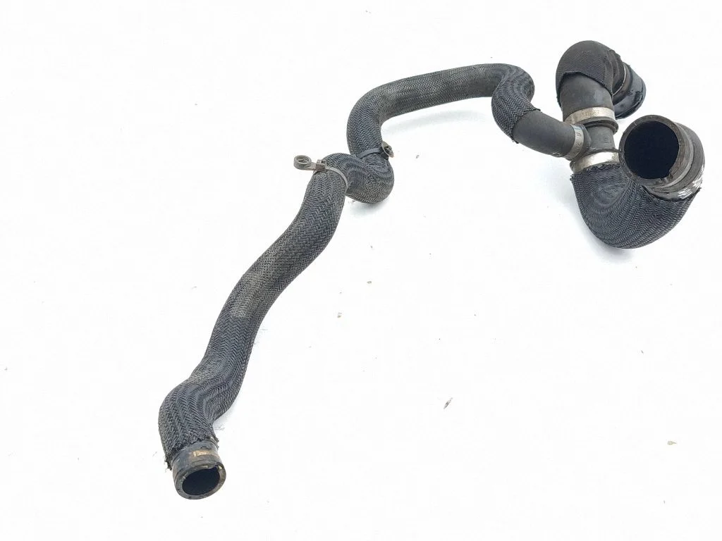 Engine coolant pipe/hose