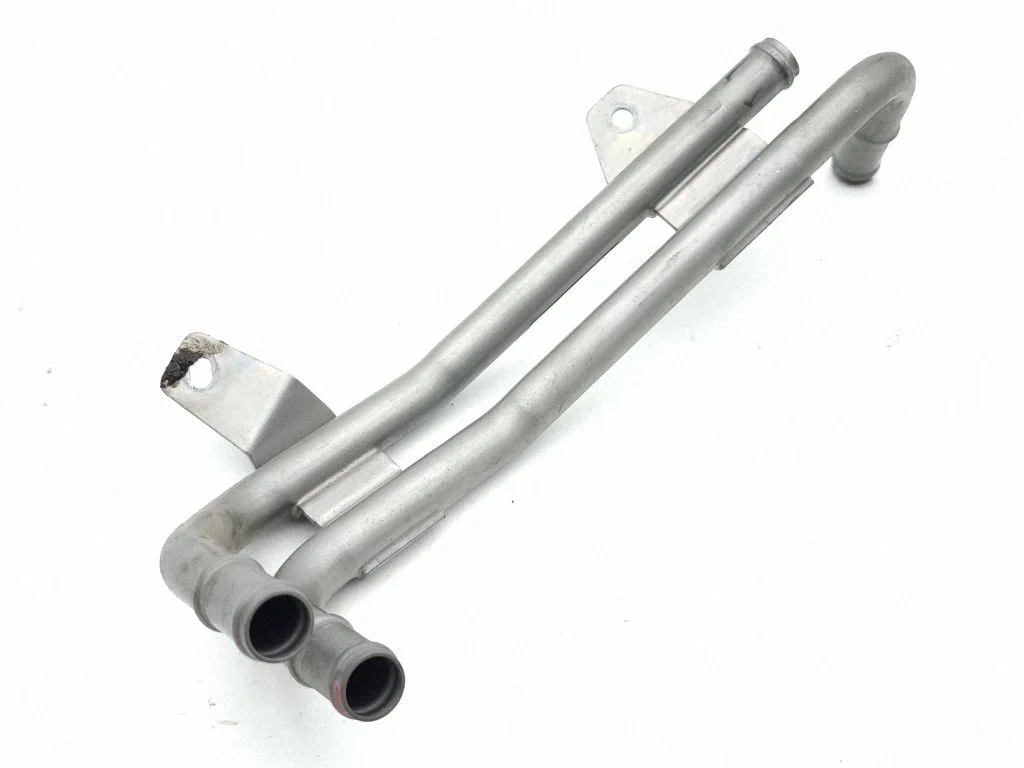 Engine coolant pipe/hose 06R121663B