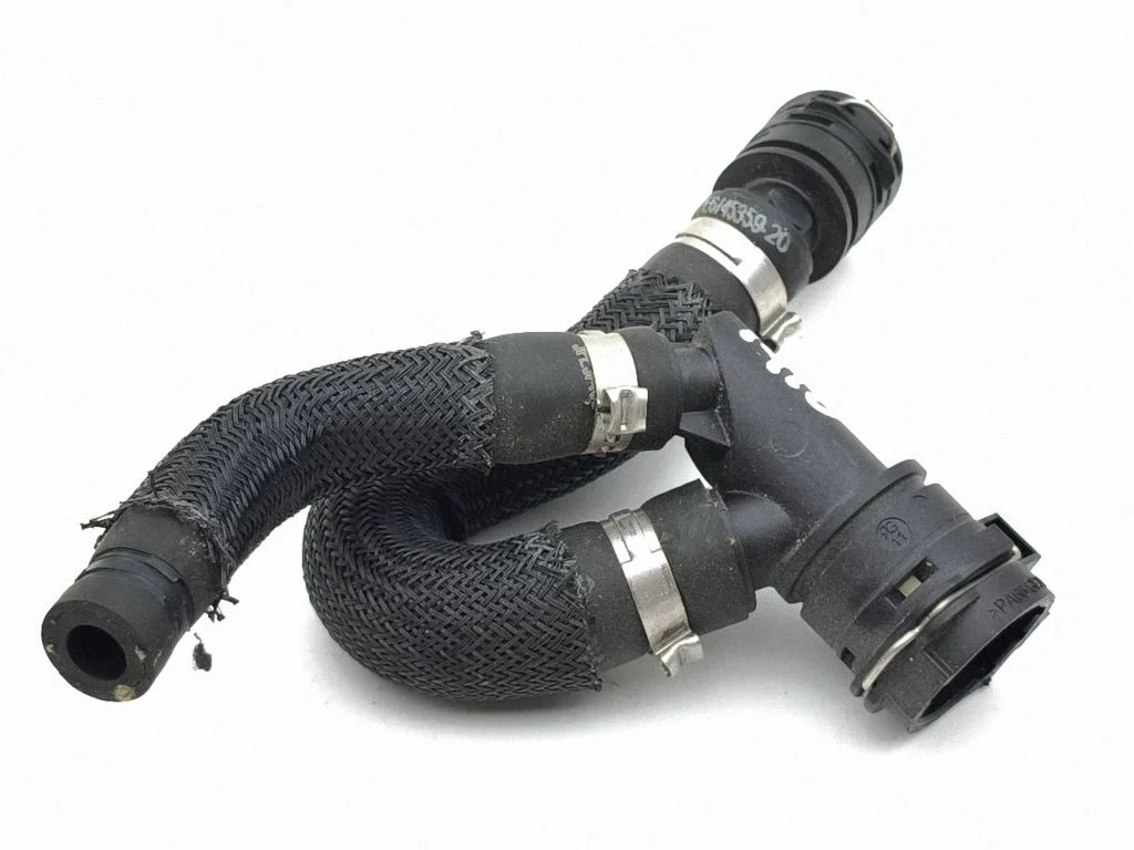 Engine coolant pipe/hose