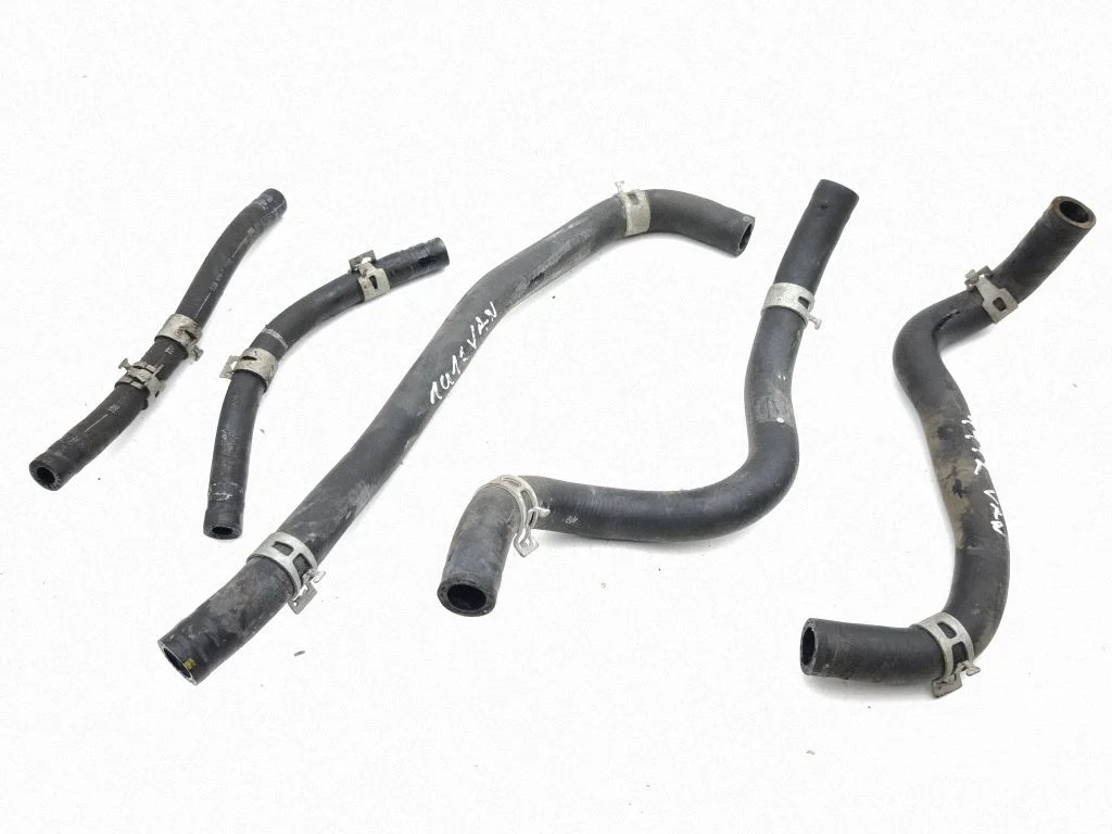 Engine coolant pipe/hose