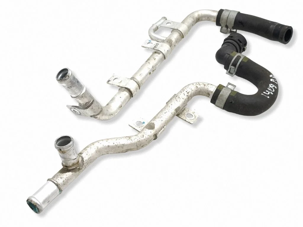 Engine coolant pipe/hose