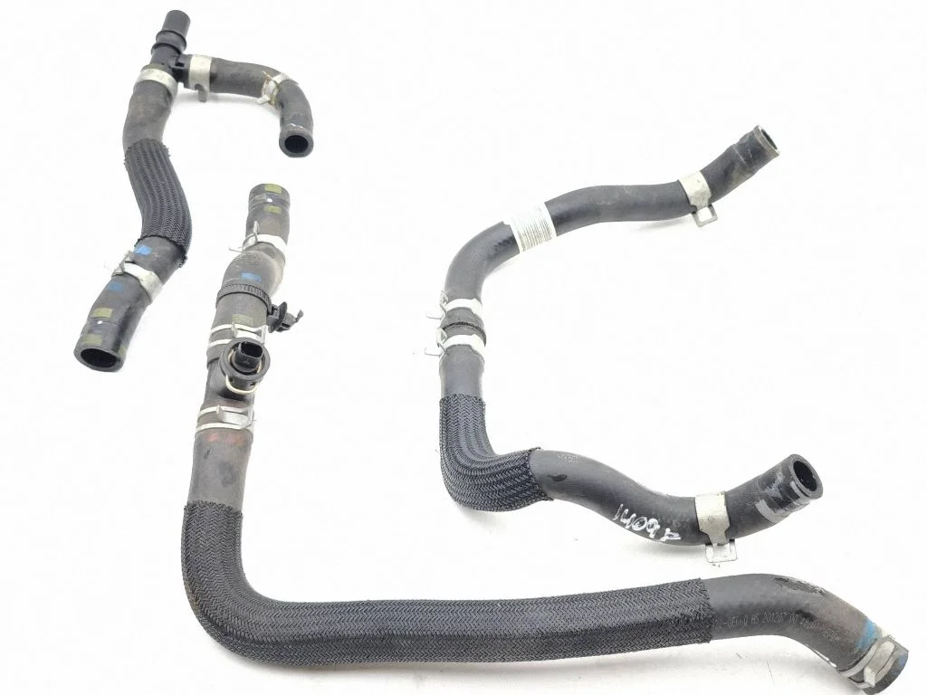 Engine coolant pipe/hose 369300E655