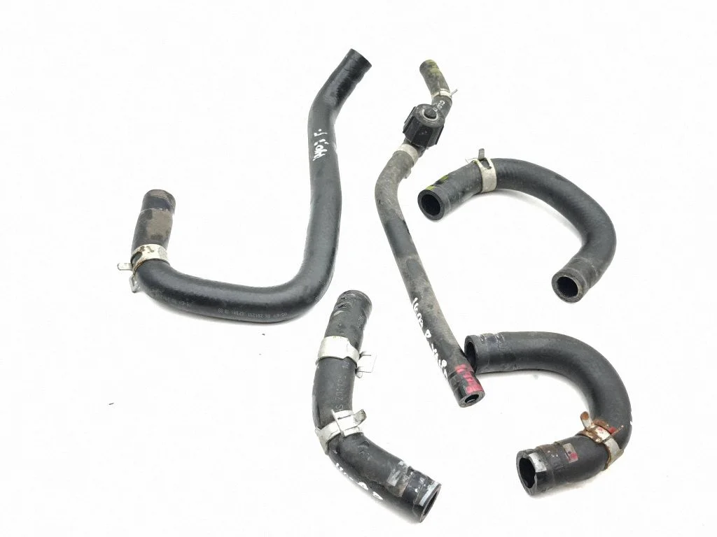 Engine coolant pipe/hose 25451Q4720