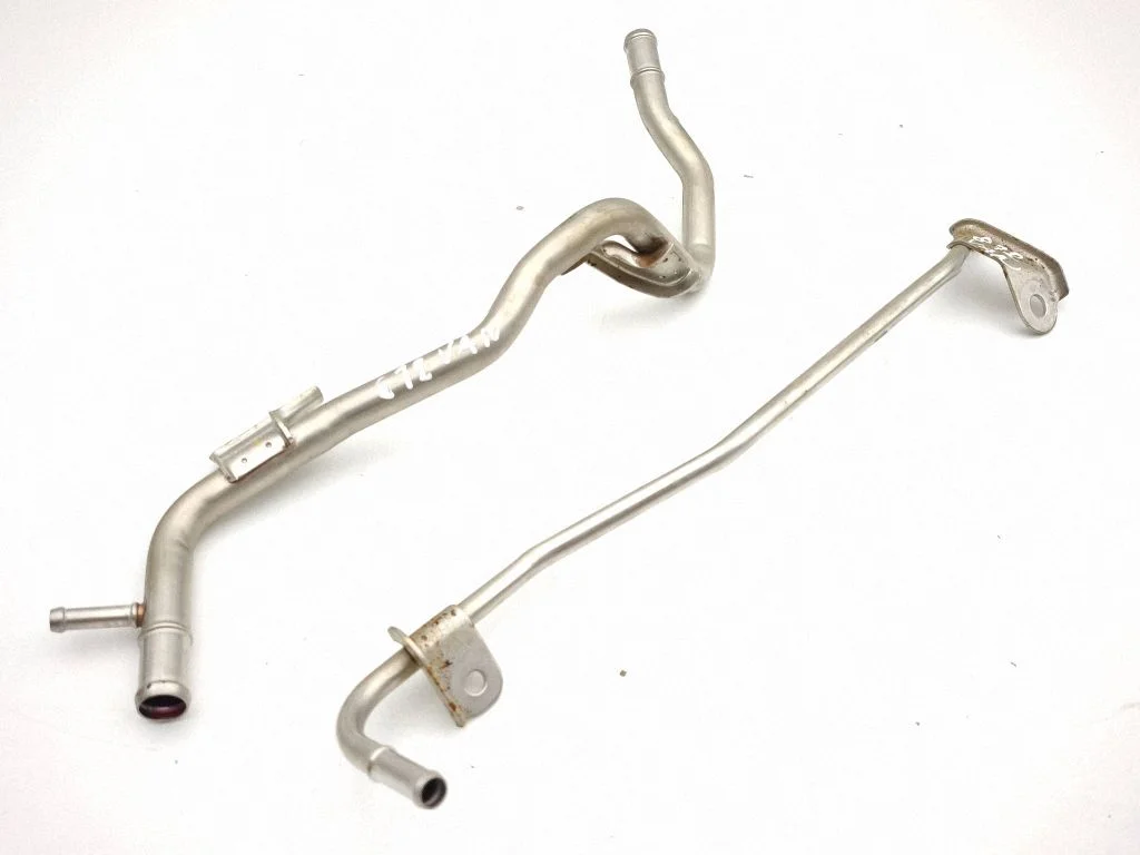 Engine coolant pipe/hose