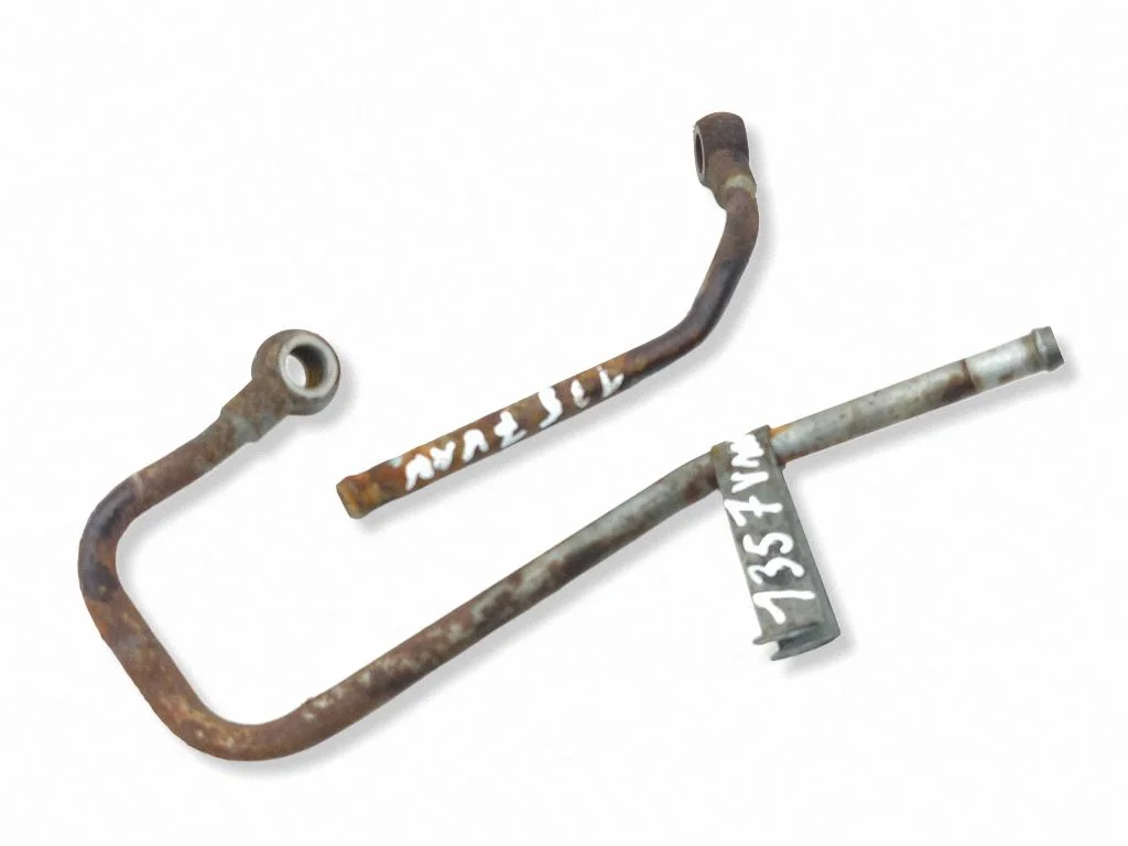 Engine coolant pipe/hose