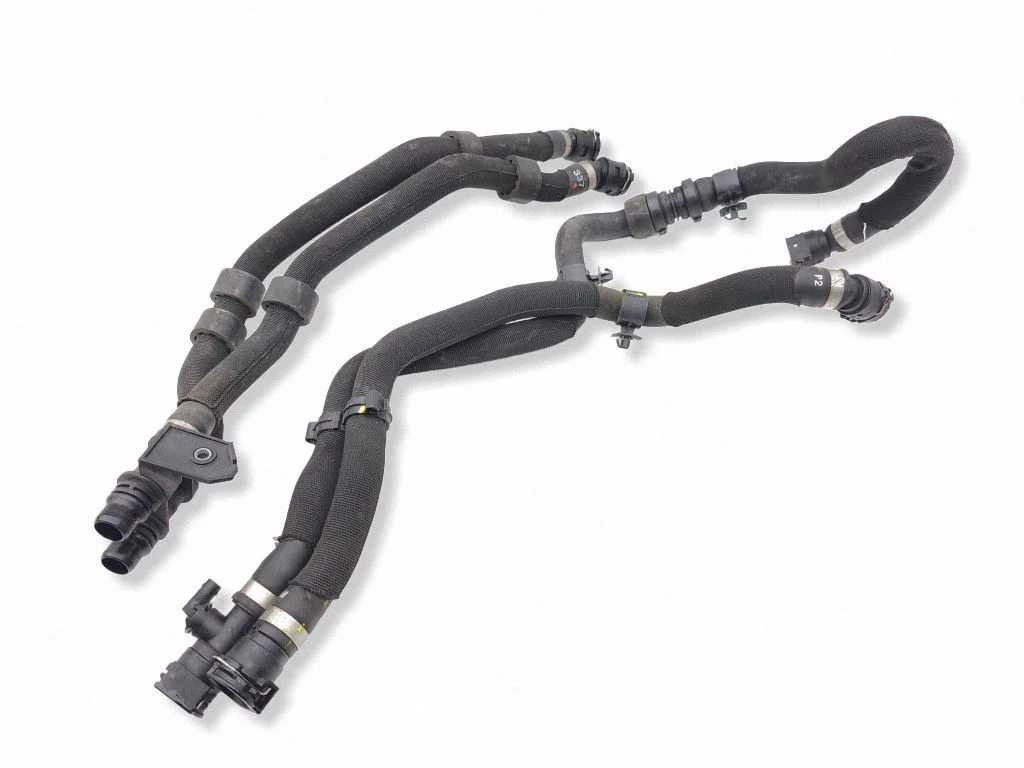 Engine coolant pipe/hose