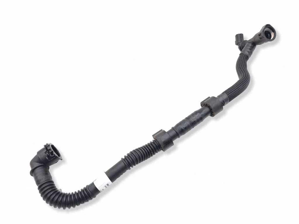 Engine coolant pipe/hose R8E28D262AB