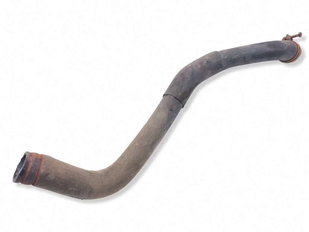 Engine coolant pipe/hose
