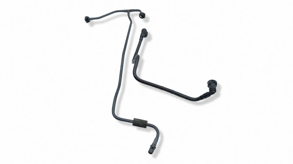 Engine coolant pipe/hose