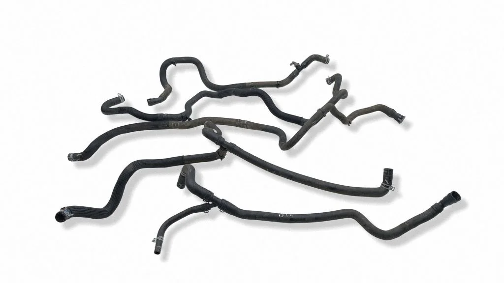 Engine coolant pipe/hose LJ9310C705BC