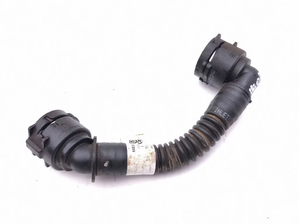 Engine coolant pipe/hose R8E28D188AC
