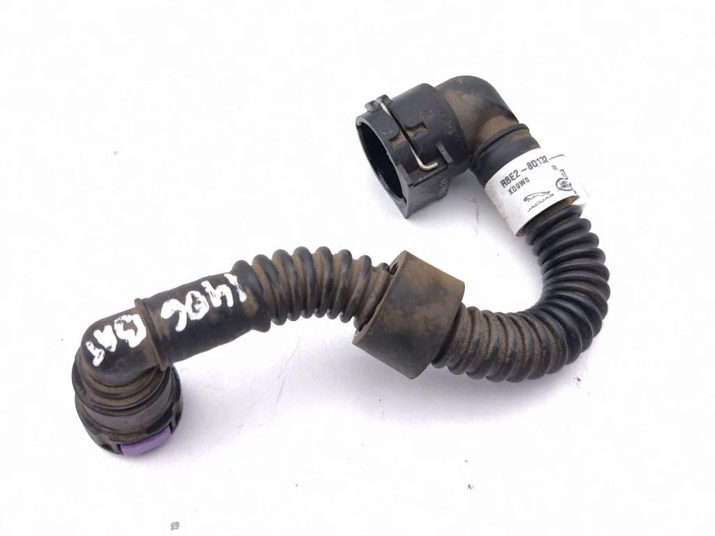 Engine coolant pipe/hose R8E28D132AC