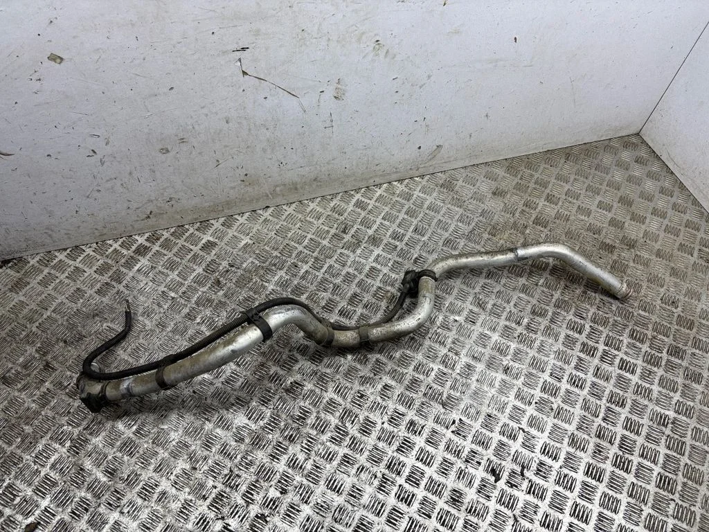 Engine coolant pipe/hose – right