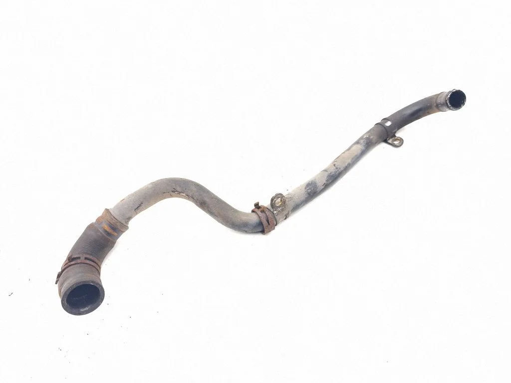 Engine coolant pipe/hose – rear