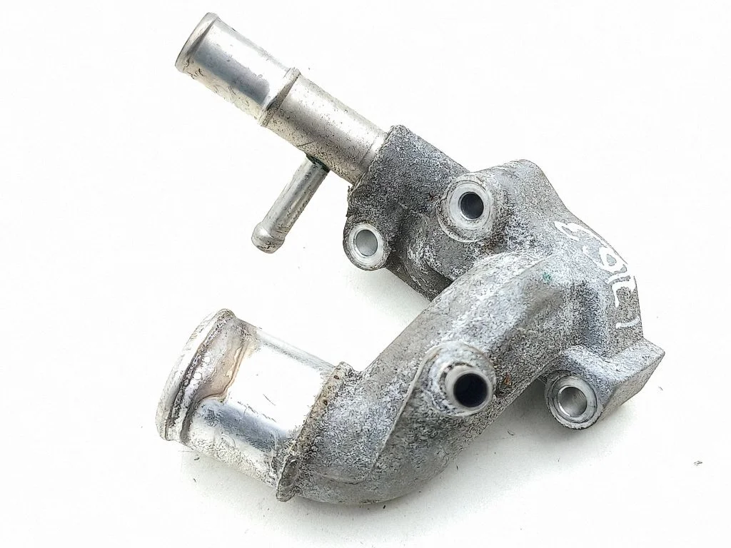 Engine coolant pipe/hose
