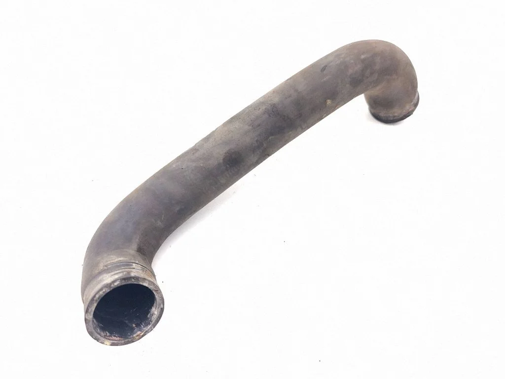 Engine coolant pipe/hose