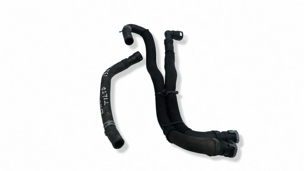Engine coolant pipe/hose