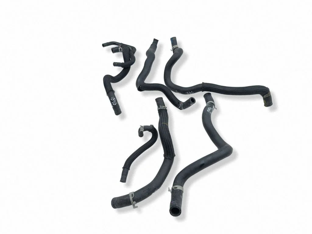 Engine coolant pipe/hose
