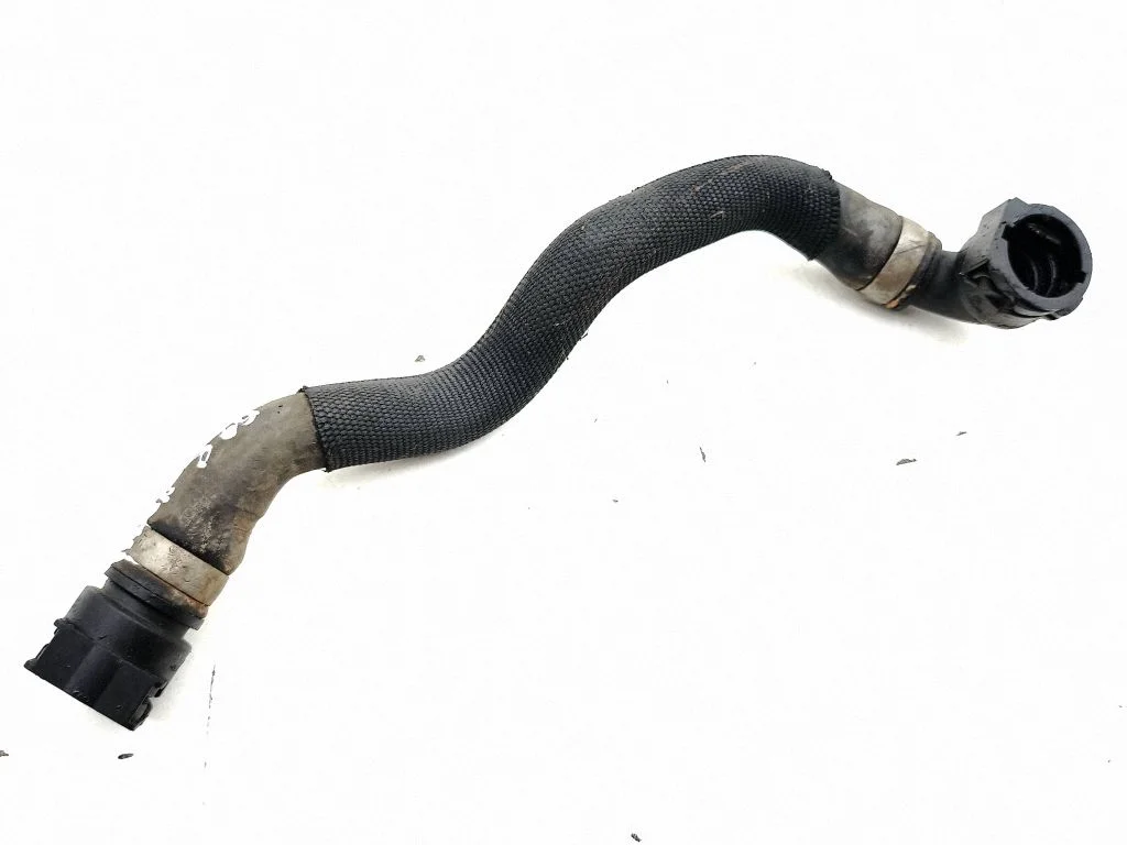 Engine coolant pipe/hose