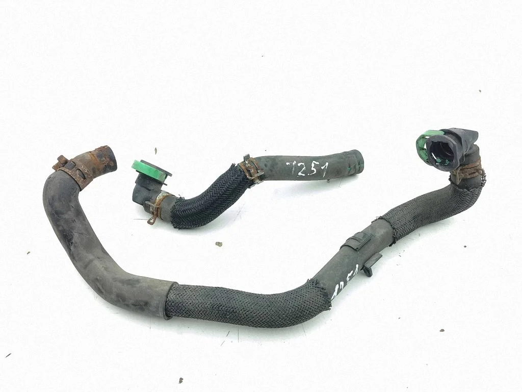 Engine coolant pipe/hose