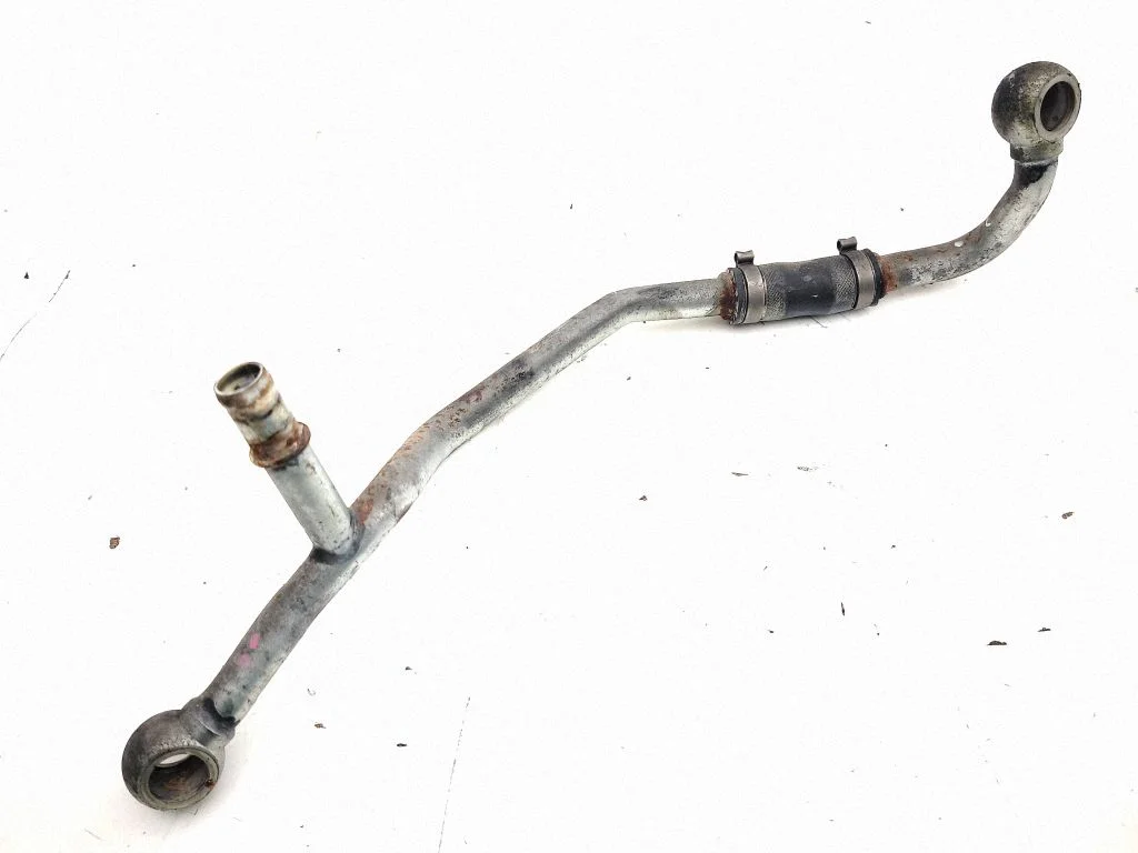 Engine coolant pipe/hose
