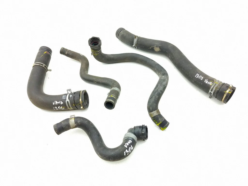 Engine coolant pipe/hose 25450N7250