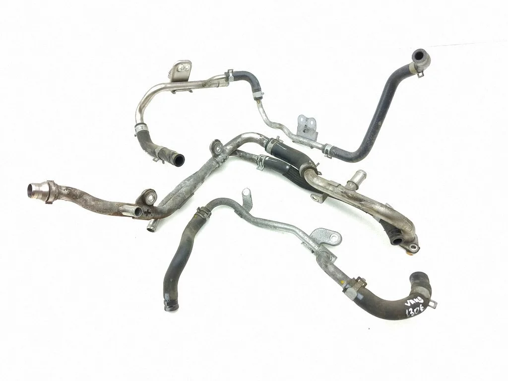 Engine coolant pipe/hose