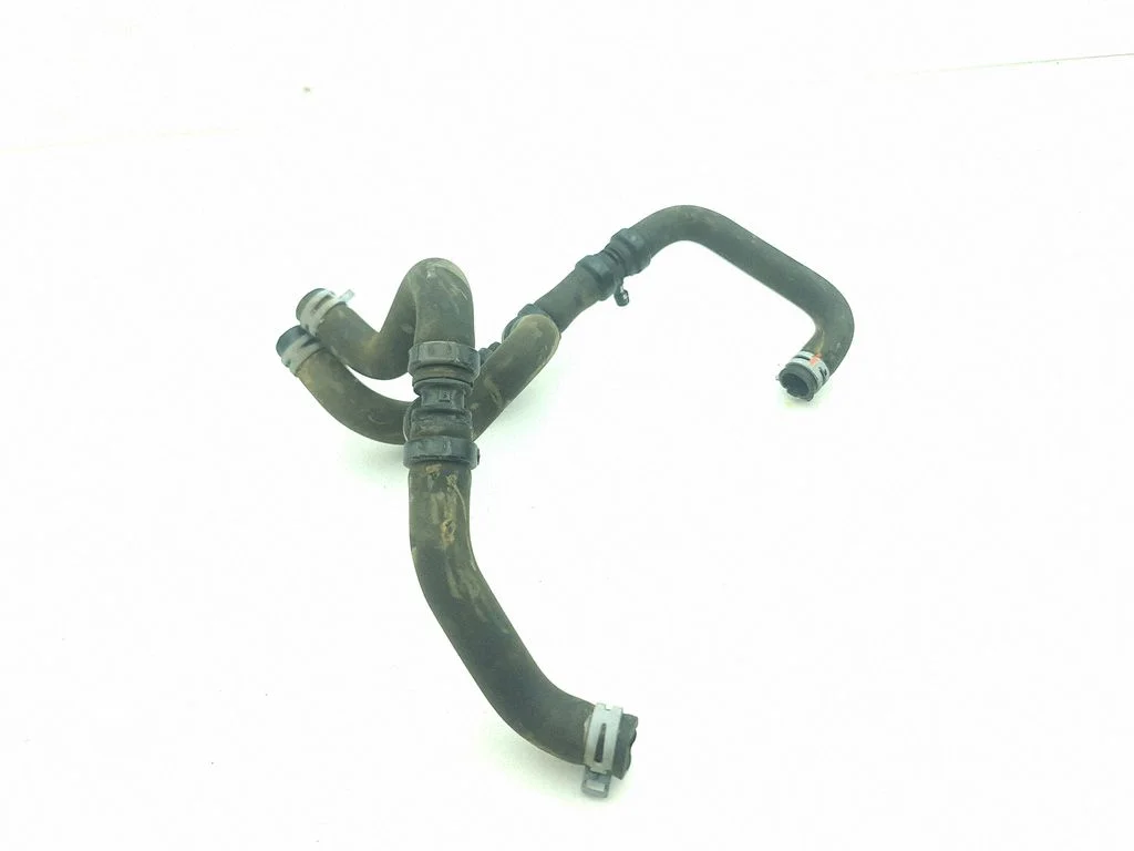 Engine coolant pipe/hose