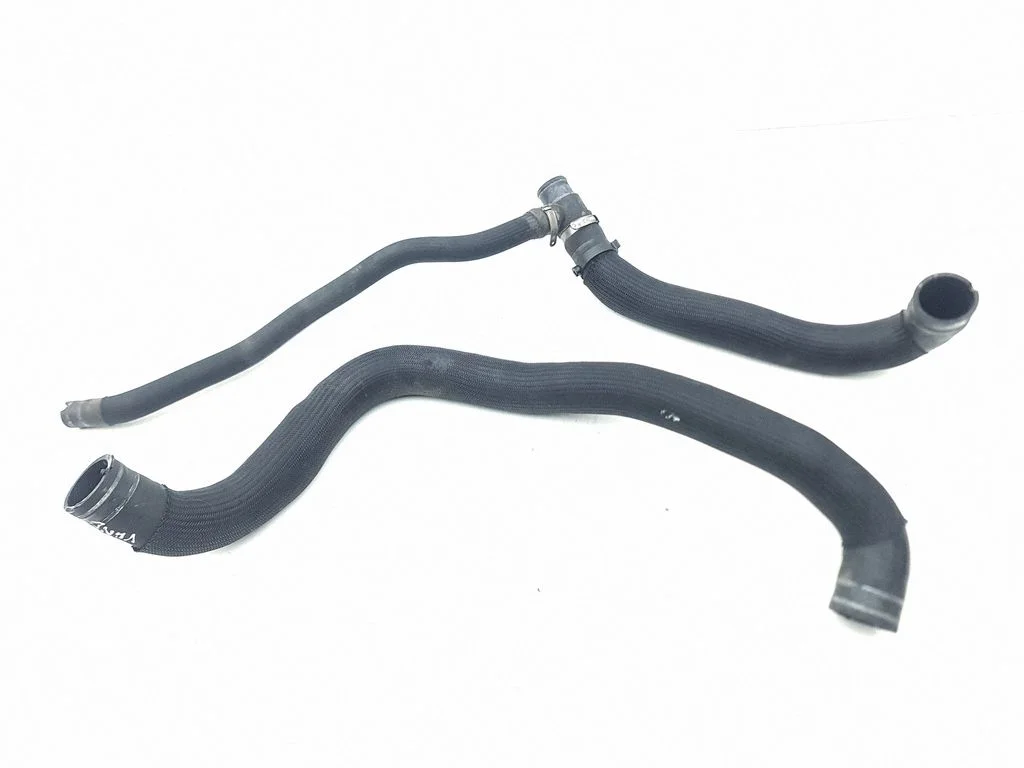 Engine coolant pipe/hose