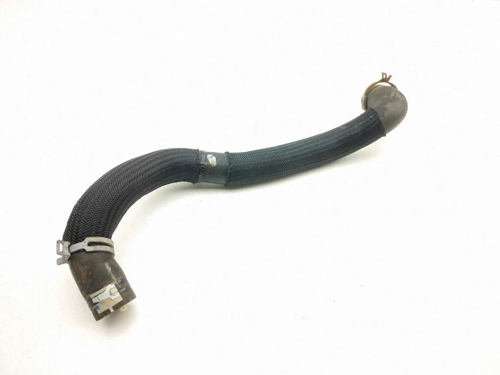 Engine coolant pipe/hose