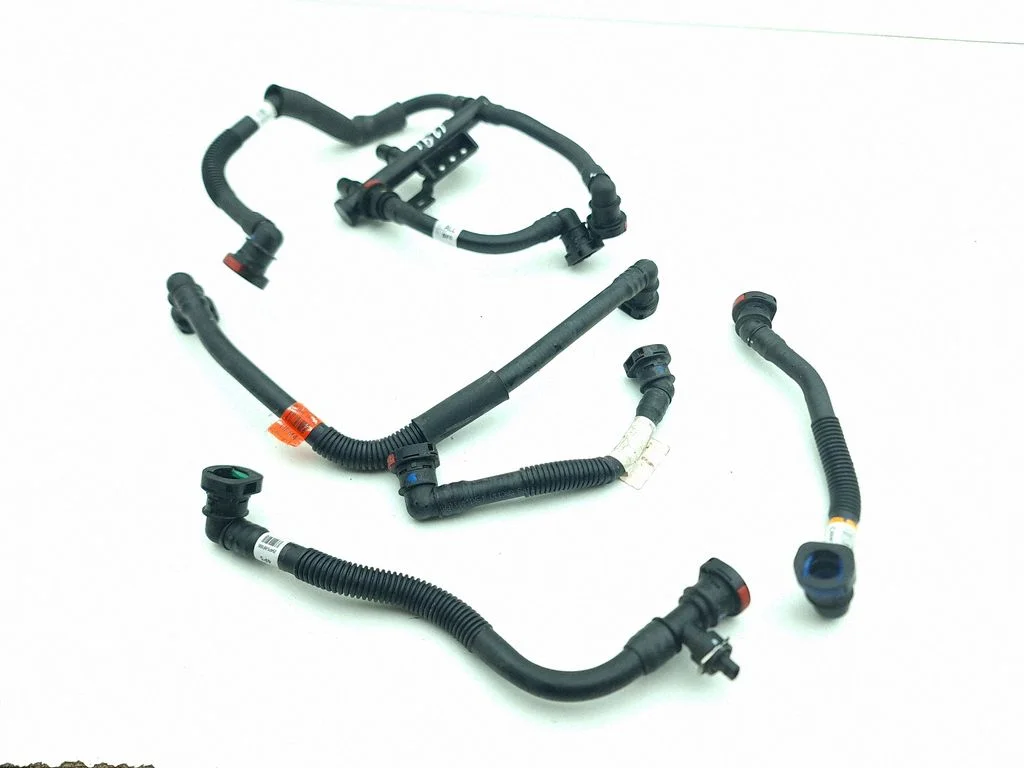 Engine coolant pipe/hose 25450BF000