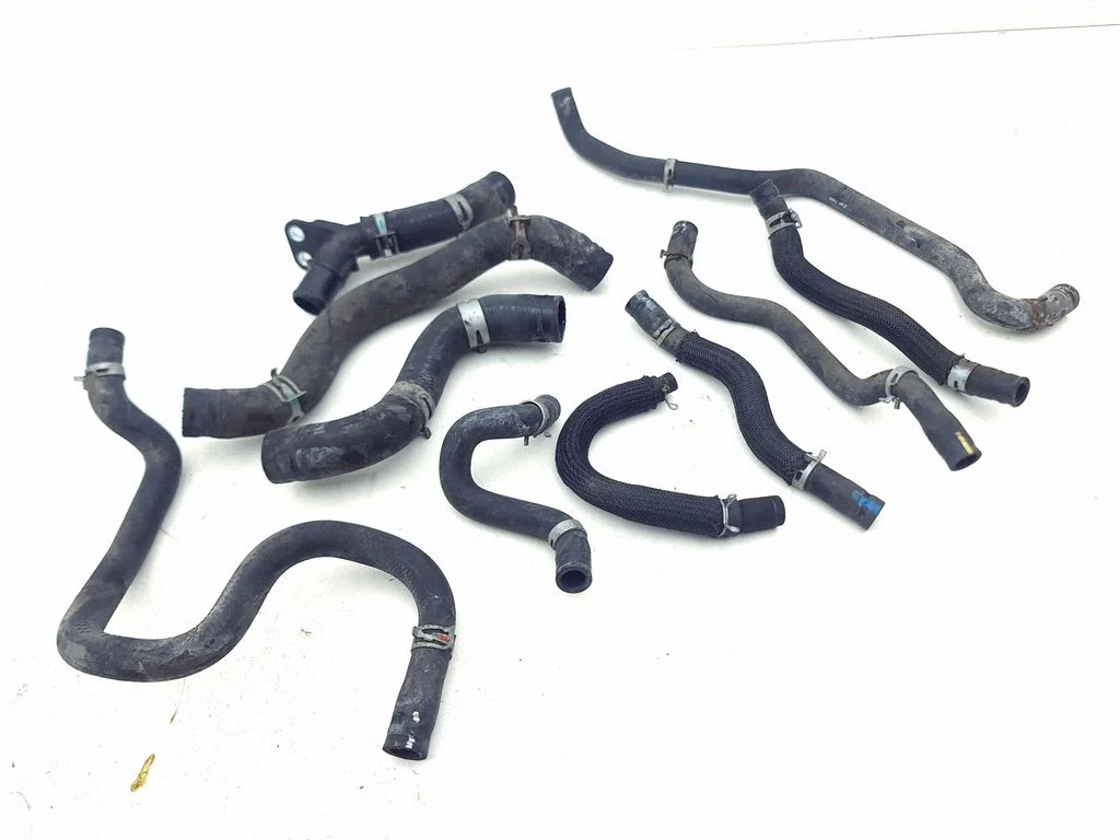 Engine coolant pipe/hose