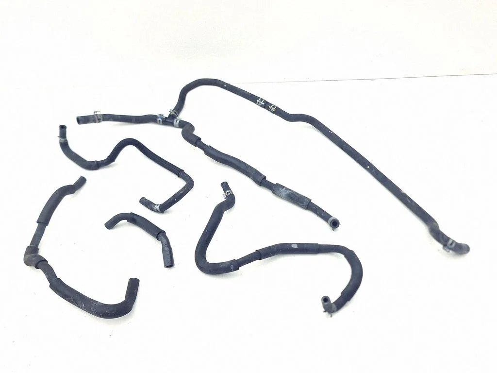 Engine coolant pipe/hose