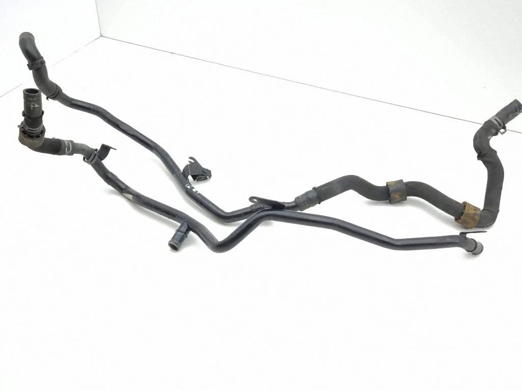 Engine coolant pipe/hose