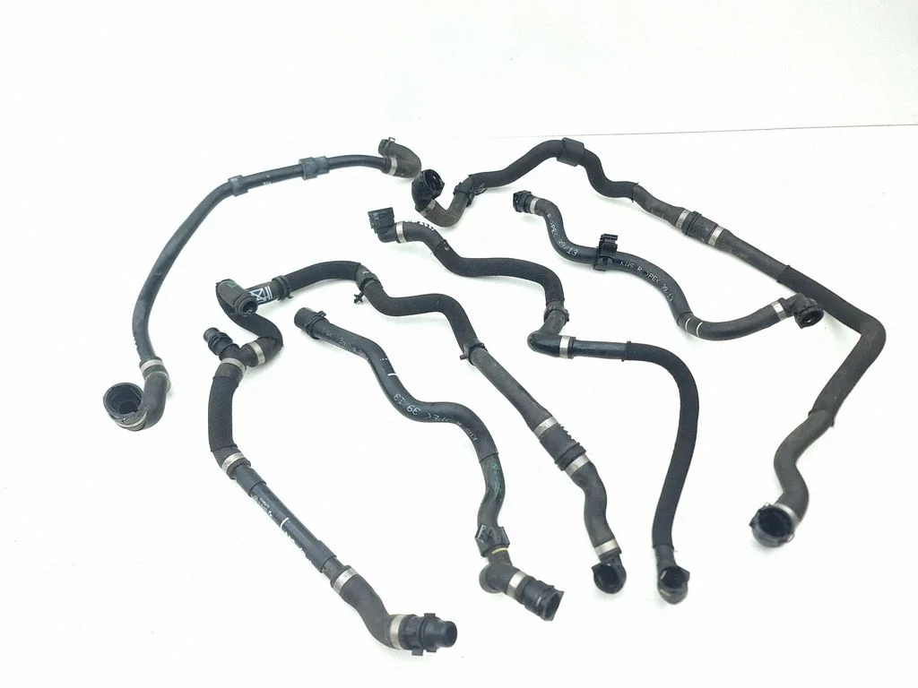 Engine coolant pipe/hose 8741802