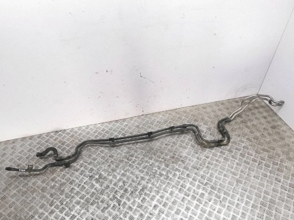 Engine coolant pipe/hose – right