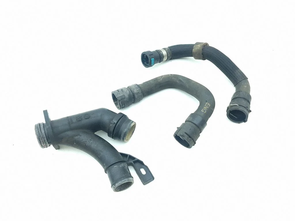 Engine coolant pipe/hose