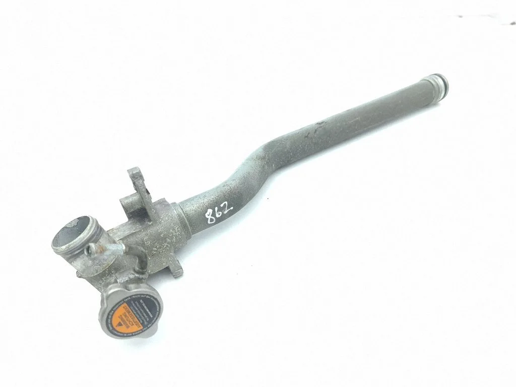 Engine coolant pipe/hose