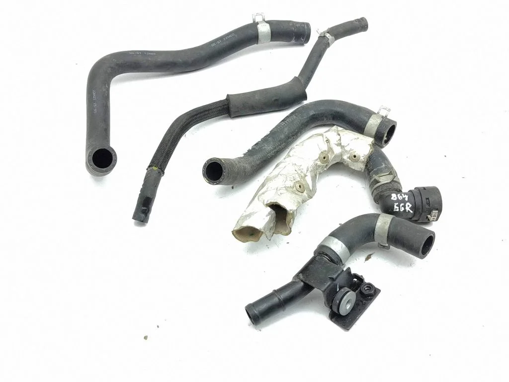 Engine coolant pipe/hose