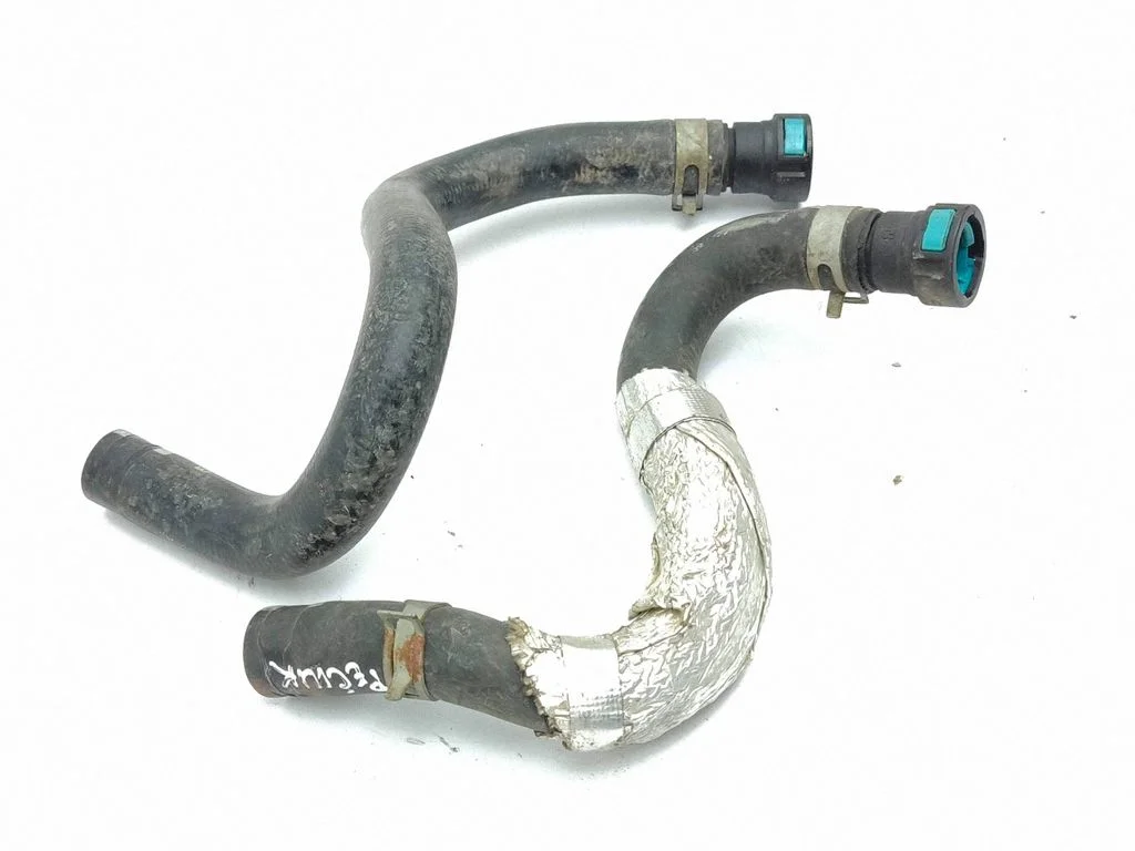 Engine coolant pipe/hose