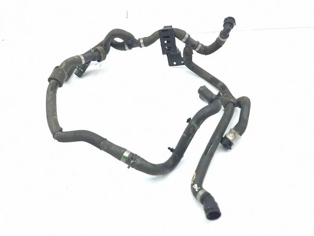 Engine coolant pipe/hose