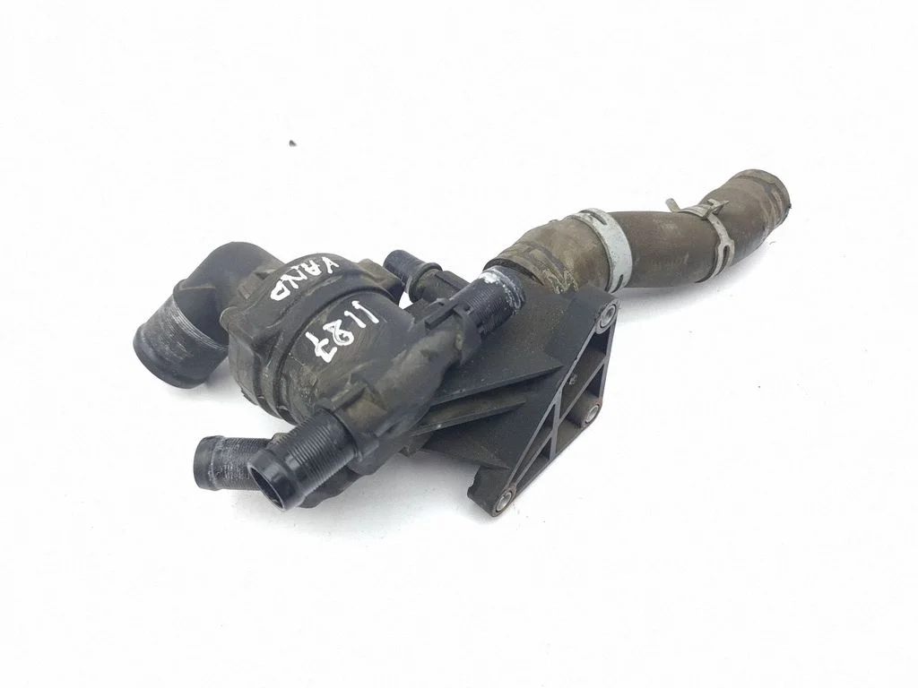 Engine coolant pipe/hose