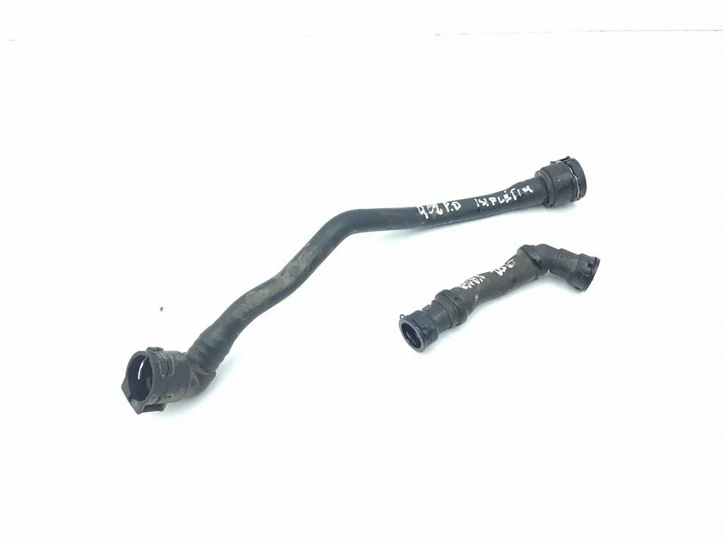 Engine coolant pipe/hose