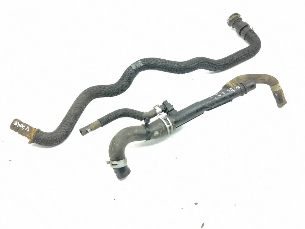 Engine coolant pipe/hose