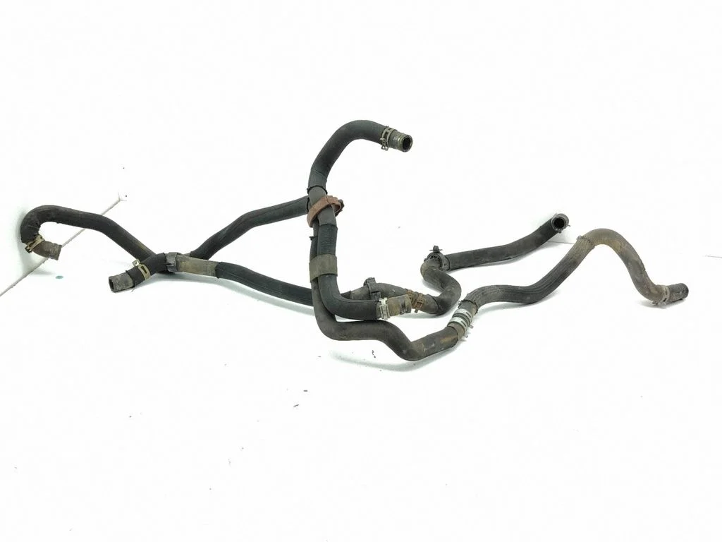 Engine coolant pipe/hose