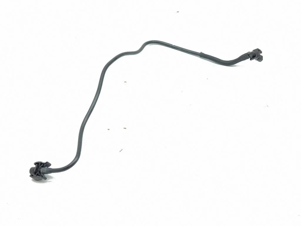 Engine coolant pipe/hose