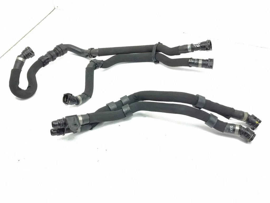 Engine coolant pipe/hose