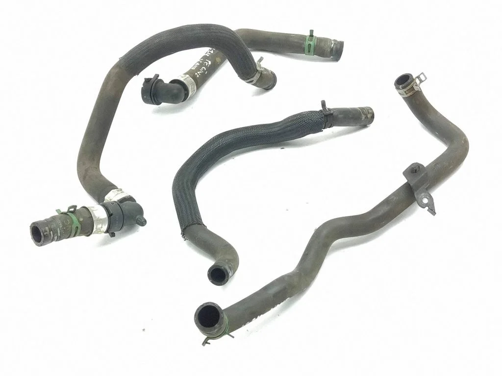 Engine coolant pipe/hose